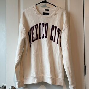 Hollister Cream Relaxed Fit Sweatshirt